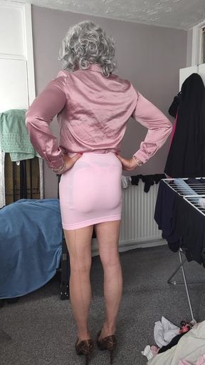 Grandma hollys got a skirt bulge