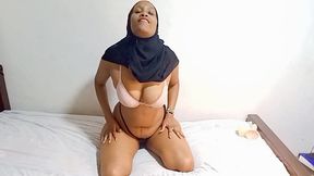 shameless muslim woman sucks a dildo and gets fucked