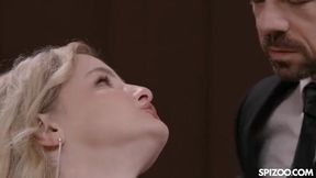 Kinky Blonde Eliza Eves Offers Her Seductive Body For Pleasure