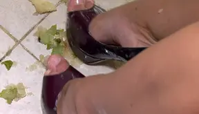 Obst Crushing - foot fetish