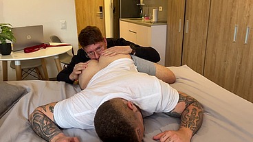 Macho Irlandes me seduce en la Oficina