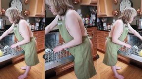Worlds sexiest GILF in her kitchen