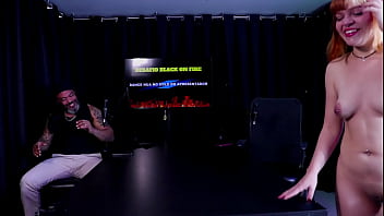 Teve uma crise e voltou pro CLT, tem que humilhar pau pequeno, e quem ela mama, senta ou passa - Middy (WATCH ON: SHEER/RED)