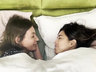 Lesbo Wake up Admirable Morning Scissoring Vid with Anouk