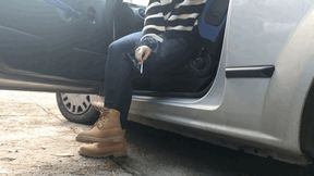 WAITING AND SMOKING IN HER CAR - MP4 HD