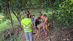 ofereci meu cu para 9 homens nas trilhas de sexo em publico