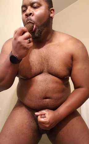 I suck on this dildo while I jack off and bust a nutt