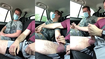 Dotado pegou Uber compartilhado e o outro passageiro bateu uma punheta junto no banco de trás quase rolou flagra
