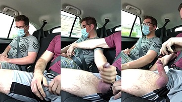 Dotado pegou Uber compartilhado e o outro passageiro bateu uma punheta junto no banco de trás quase rolou flagra
