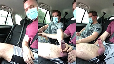 Dotado pegou Uber compartilhado e o outro passageiro bateu uma punheta junto no banco de trás quase rolou flagra