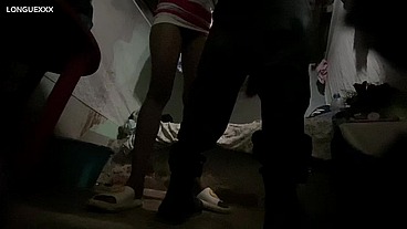 Adulte xxx prends une longue queue bien profonde