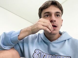 Escuchar música mientras hago trabajos de la universidad me pone caliente