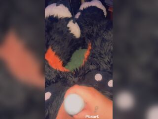 puppy goes feral in her fursuit