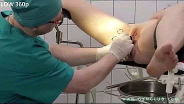 Hospital babe gets a hands-free gyno orgasm with Hitachi vibrator