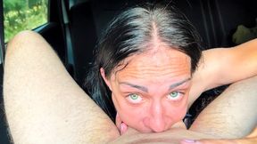 Skinny girl gulps cum in deepthroat car blowjob