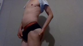 Feeling up Mah Own Booty