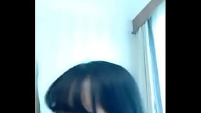 96年外表纯朴骨子很骚的美女背着男友宾馆偷约情人私会,女的主动边干边拍,男的屌真大操的美女哼哼唧唧直叫!