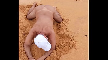 Ladysilva gay latina bunda gostosa na praia de marquinha