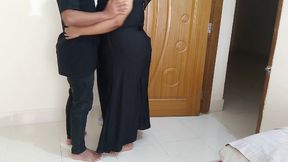 Tamil Muslim Aunty Fucked by Gujarati Hindu Stranger Guy in Hotel When Her Husband Goes to the Bathroom