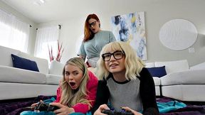 Gaming 21yo dyke pussyfucked by redhead plumper
