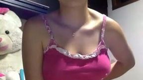This Latina camgirl has some nice full lips and her slim body is so sexy