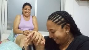 Tickles on the soles of Ceci's feet: new video!