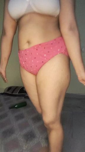 Desi bhabi fingaring