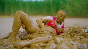 Orgasm in lake of mud