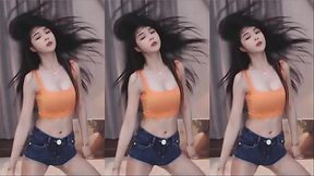 G&aacute_i Trung Quốc nhảy vũ điệu ph&ecirc_ cần