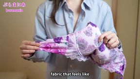 Amateur Japanese cosplayer strips and introduces cute lingerie