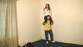 Hannah's Elegant Shoulder Ride
