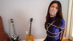 Wannabe Escape Artists Gets Tied And Fails