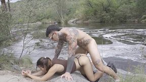 folle a mi novia, a la vista del publico en las montanas