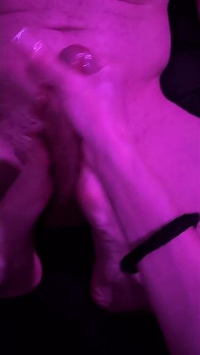 Foot Loose: Unscripted MILF Footjob and Explosive Squirting Session