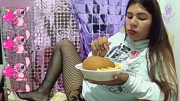 TS Angelique Monroe - What I do between the sexy scenes during a webcam show.