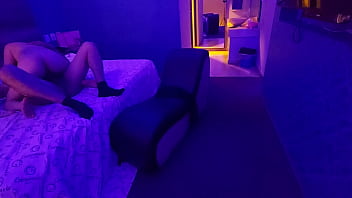Amante ama hacer la doble penetraci&oacute_n, en motel. Madre soltera PARTE 2