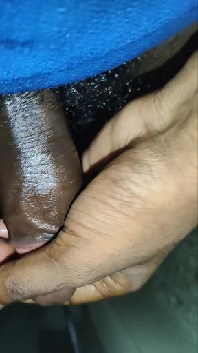 Akela Ghar Pe Massage Karte Hue Lund Hilaya   Indian Solo Masturbation