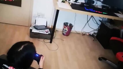 Chubby girl fucked and facialized while playing video games