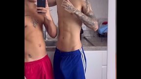 O ABELHINHA CHUPA A CABE&Ccedil_A DA ROLA BEM GOSTOSO