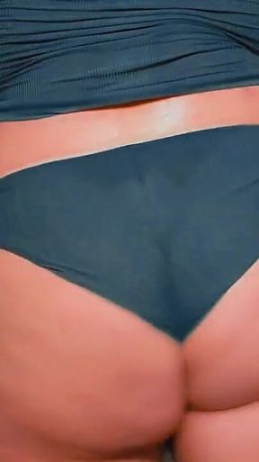 Big Booty Dancing! Sweating in My Panties