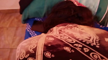 Tengo sexo con madura cristiana mientras ella habla con su esposo, su esposo esta en el trabajo