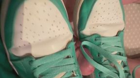 Shoejob with well worn Air Jordan bought online