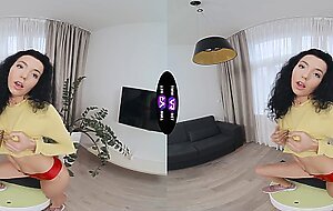 TmwVRnet - Mini Mitzi - Masturbating before working out