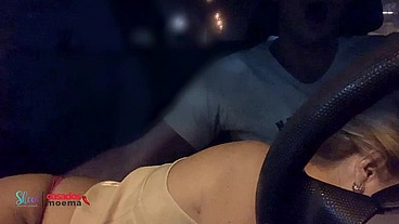 Procurando macho na rua e chupando o motorista