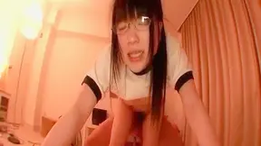 Gemido dulce y erótico mientras nena linda se la meten duro