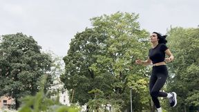 Stinky Running Socks Sniffing Workout - Mistress POV [4k]