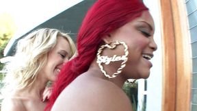 Big ass ebony slut invites her blonde friend to have sex