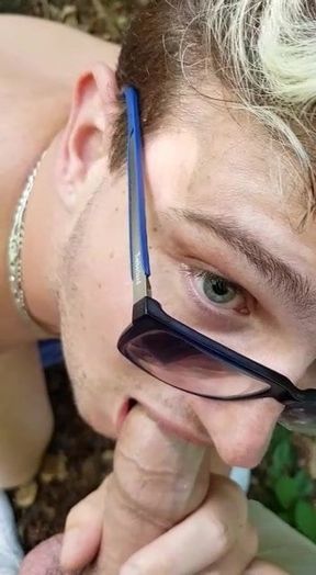 Rythebbfag drinking piss