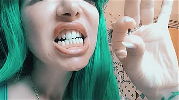 harley quinn, Snow White, nerd Lum...all giantesses and all ready to devour you