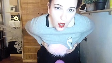 Italian milf hairy pussy plays with balloons pop them and has a long orgasm